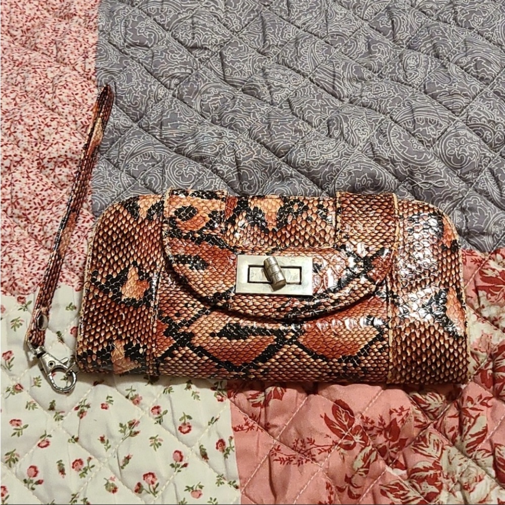 Rue 21 Wallet